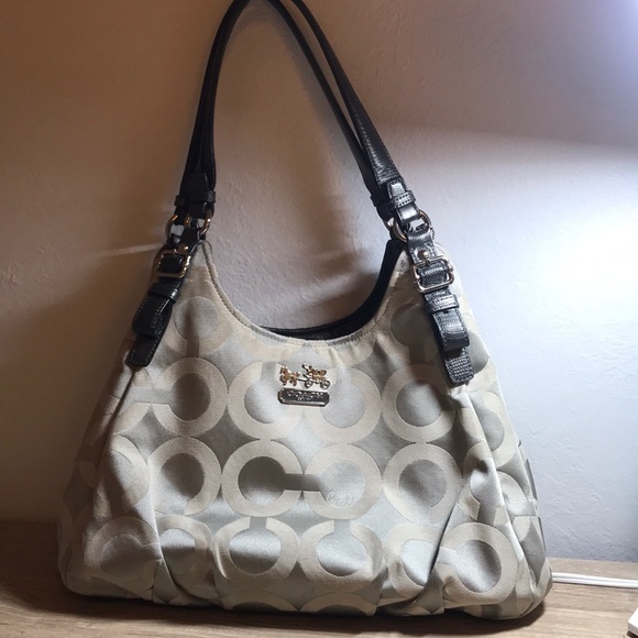 Coach Madison Silver-Grey Purse with Purple Lining - Picture 6 of 8